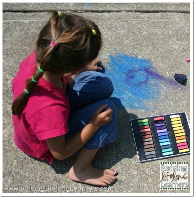 What Does a Gifted Child Look Like? via www.RaisingLifelongLearners.com