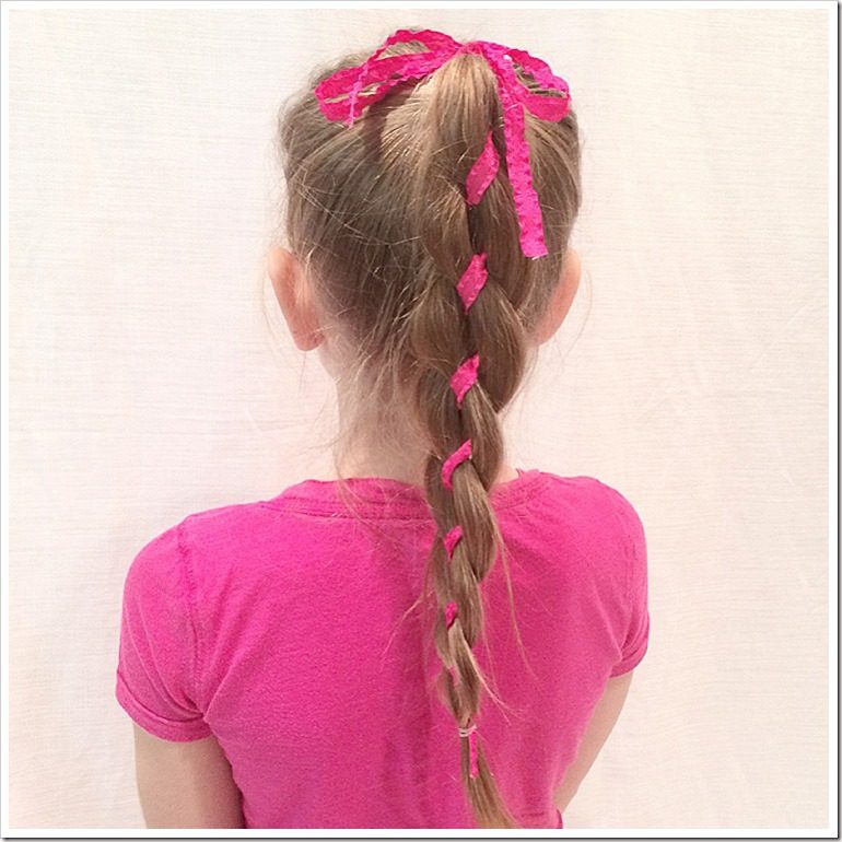 20 Easy Christmas Hairstyles For Little Girls