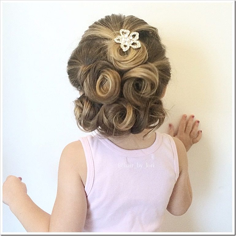 Easy Little Girl Christmas Hairstyles | Raising Lifelong Learners