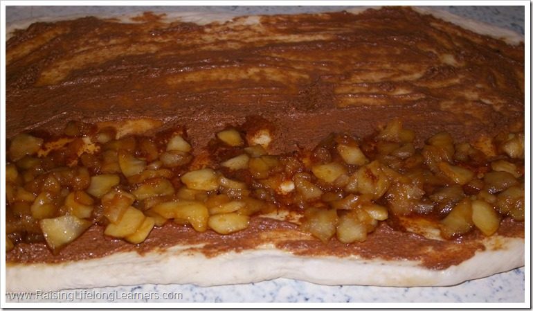 Apple Pie Cinnamon Rolls Recipe