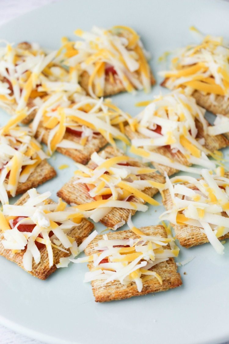 Simple Triscuit Mini Pizza Appetizers