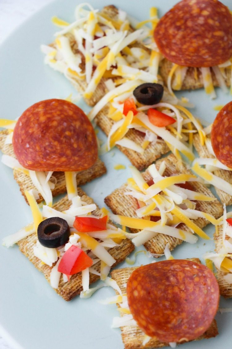 Simple Triscuit Mini Pizza Appetizers