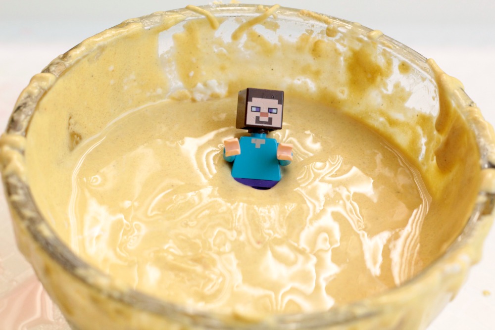 Kids will love this fun demonstration of a Non-Newtonian fluid with cornstarch quicksand! The sand is fun to play with and kids will love it!