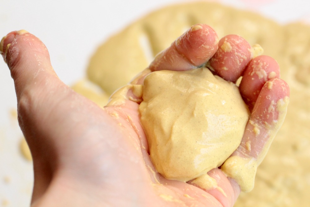 Kids will love this fun demonstration of a Non-Newtonian fluid with cornstarch quicksand! The sand is fun to play with and kids will love it!