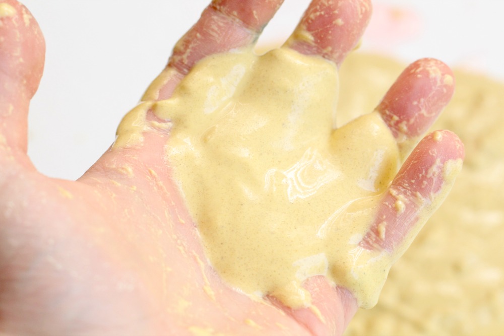 Kids will love this fun demonstration of a Non-Newtonian fluid with cornstarch quicksand! The sand is fun to play with and kids will love it!