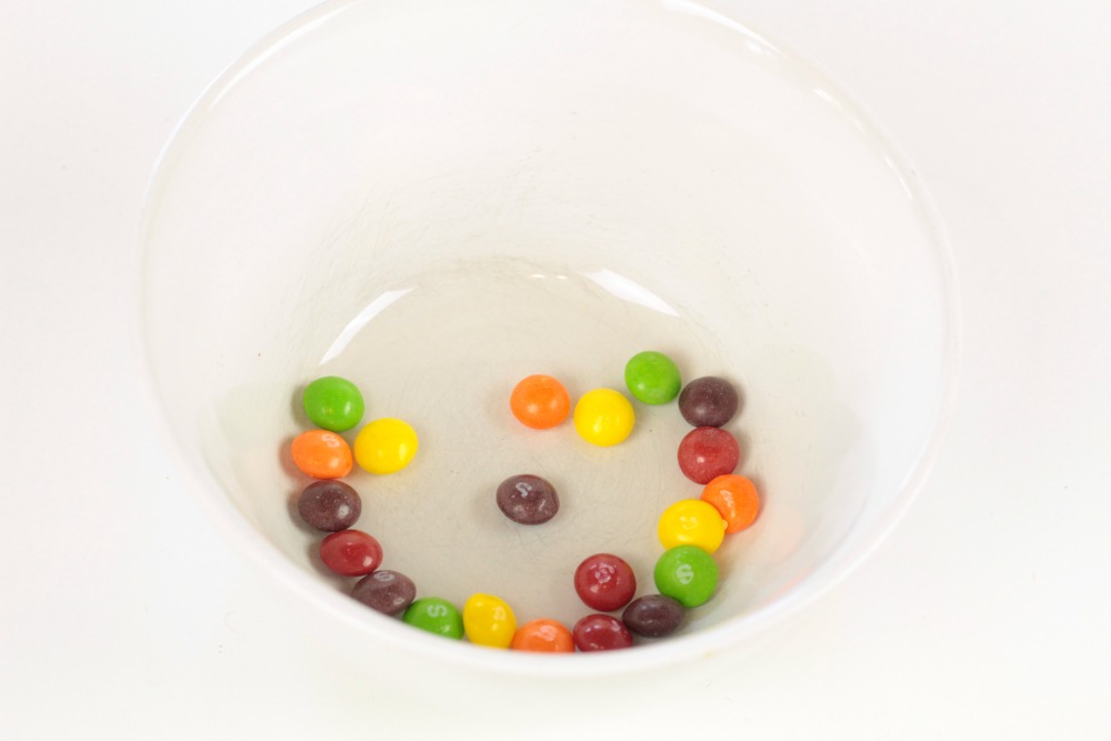 rainbow experiment with skittles