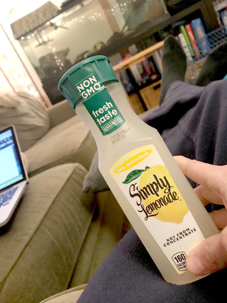 Simply Juices Are a Quick Grab and Go Snack for Busy Moms #SimplyAtGiantEagle #CollectiveBias